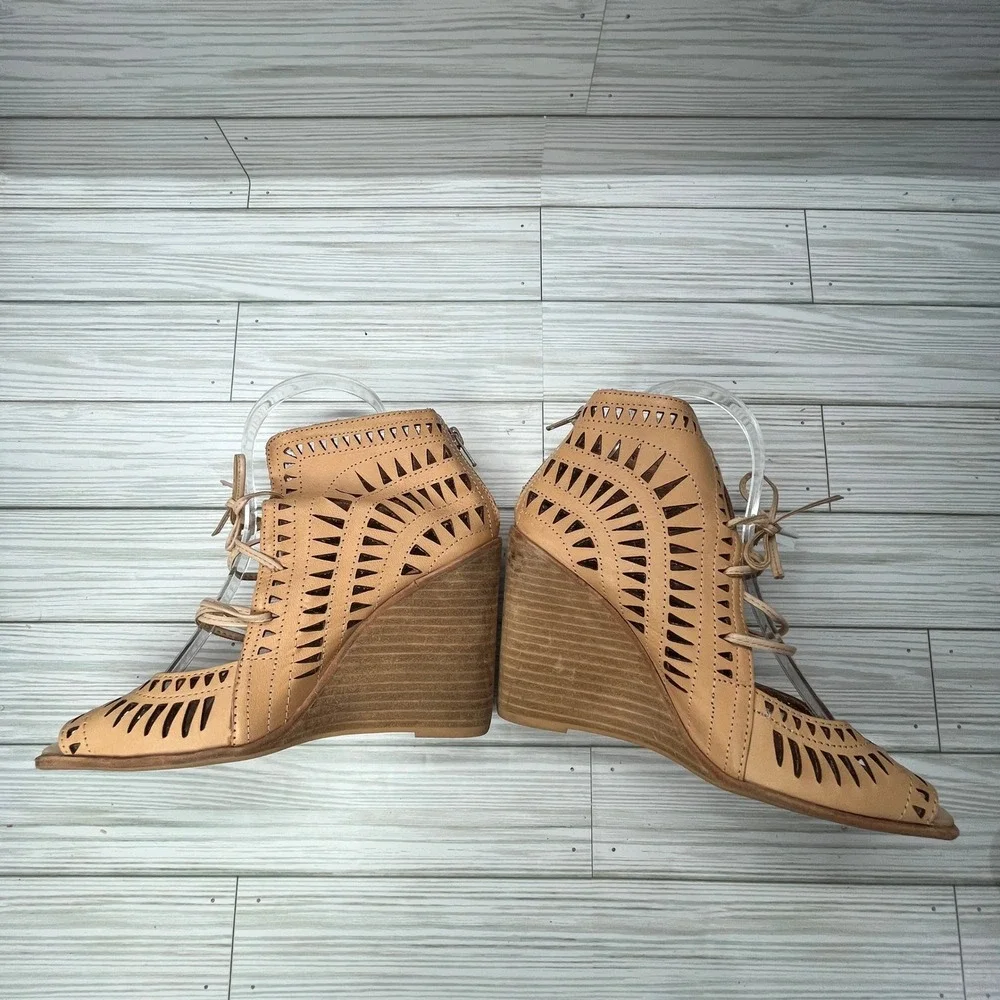 Jeffrey‎ Campbell Rodillo Cutout Leather Wedge Peep Toe Sandals Tan Womens 8